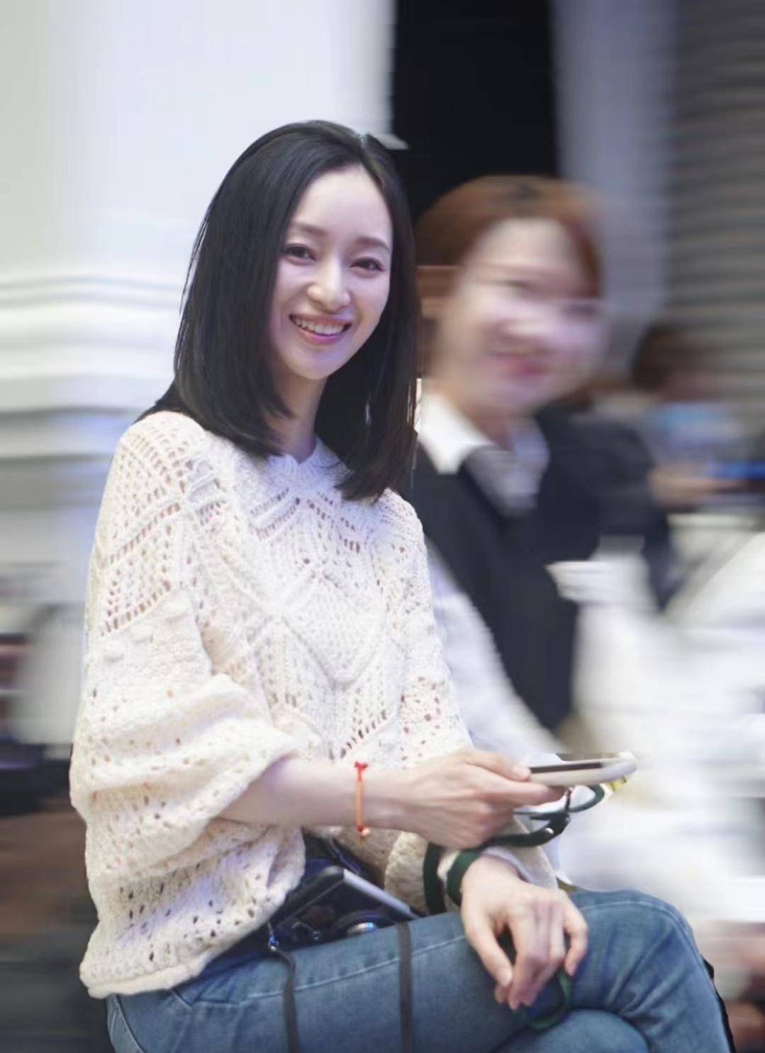 结婚之后,周蕾在北京大学读研,如今孩子出生,因此周蕾长期在北京居住