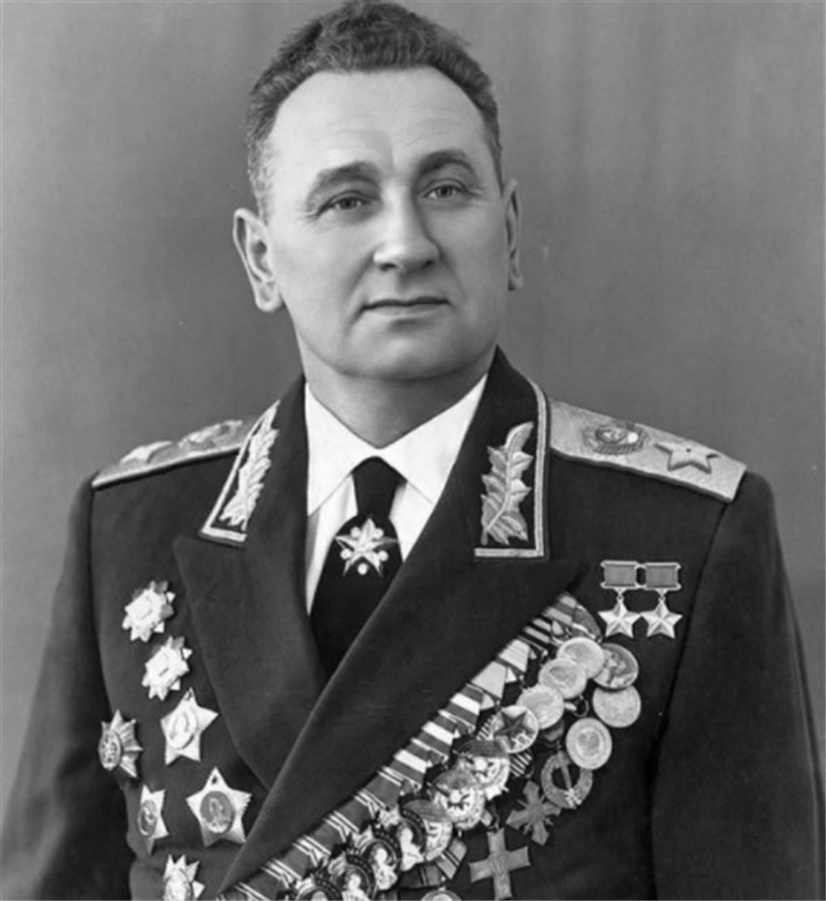 奥加尔科夫苏联的大动作还没有结束,他们在十年间又进行了一系列的