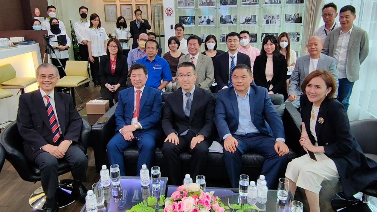 中国驻马来西亚科技参赞赵向东,中山大学药学院(深圳)院长邓文彬教授