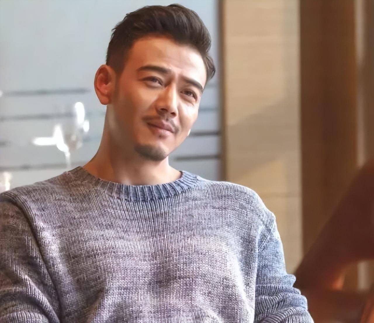 从"顶级男神"到"受人唾弃",40岁的杨烁是怎么走向堕落的?