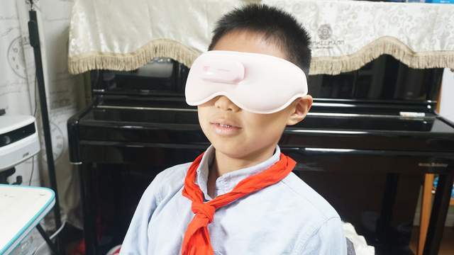 护眼仪比鸡蛋轻,还能学习?喵喵儿童护眼仪Pro体验