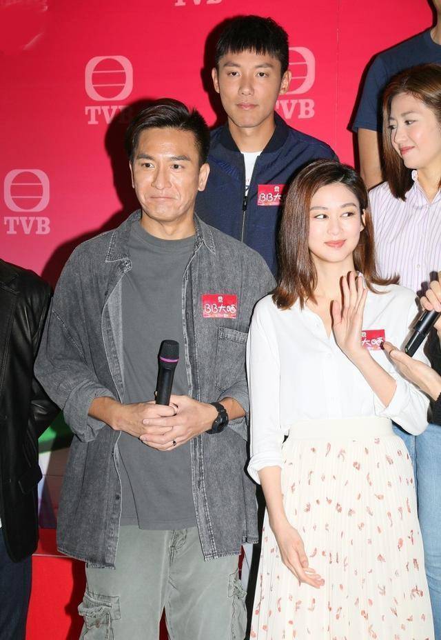 马国明否认让唐诗咏肚子变大的传闻:太假了,娱乐新闻乱写_黄心颖