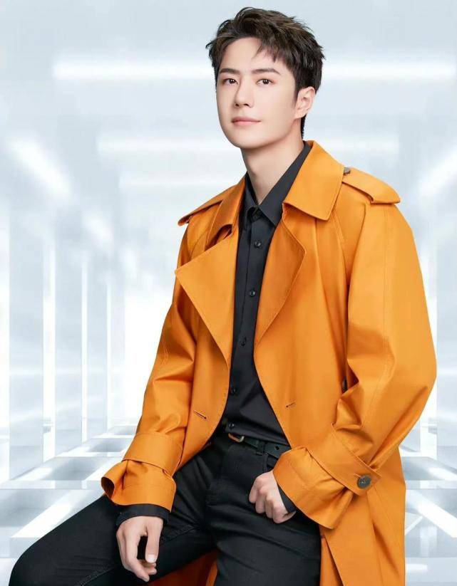 当男明星穿风衣:李现韩商言绝绝子,肖战任嘉伦惊艳,成毅男友风_黑色