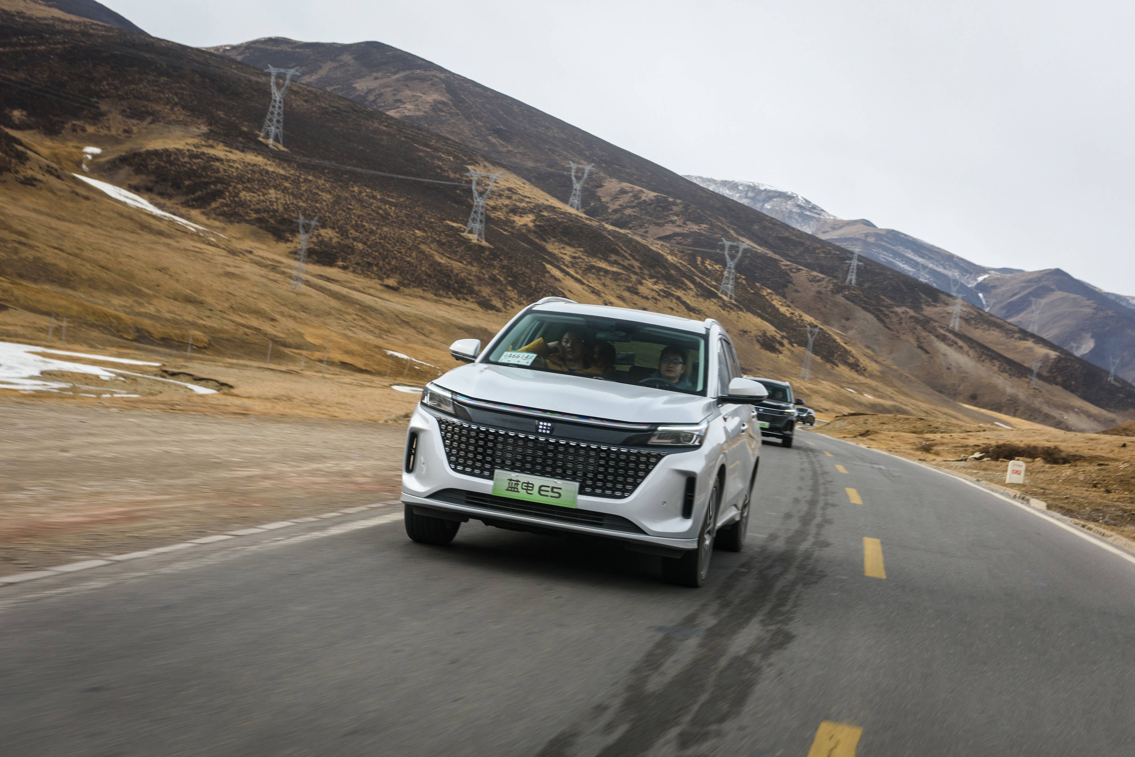 99万元起,蓝电e5低价上市"背刺"比亚迪宋dm-i_搜狐汽车_搜狐网