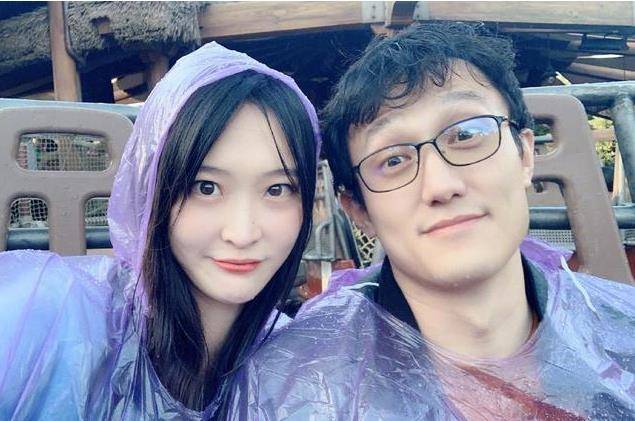 惠若琪大秀恩爱,与富二代老公甜蜜同游迪士尼,将涉足娱乐圈!