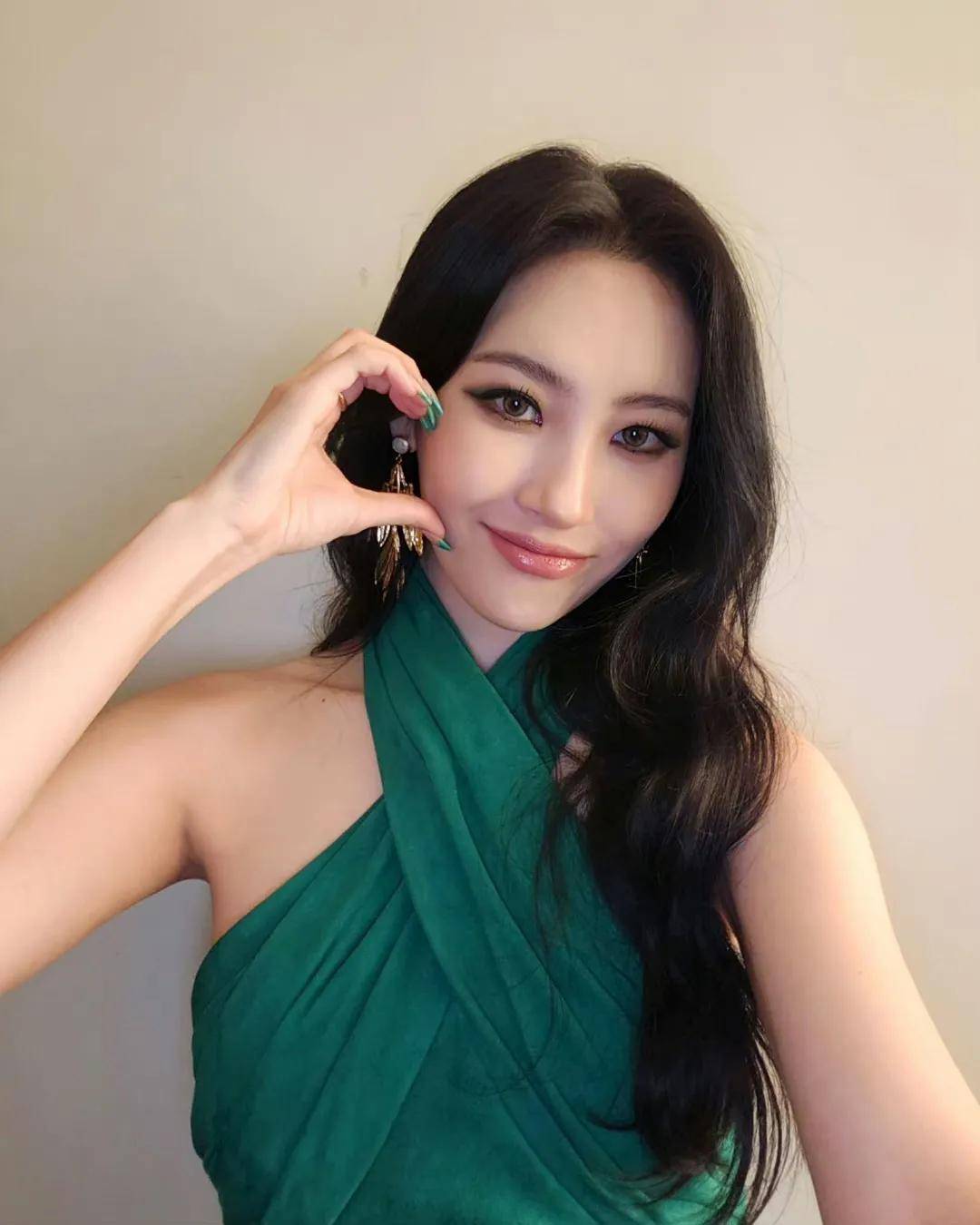 韩国女星李宣美最新内衣代言写真