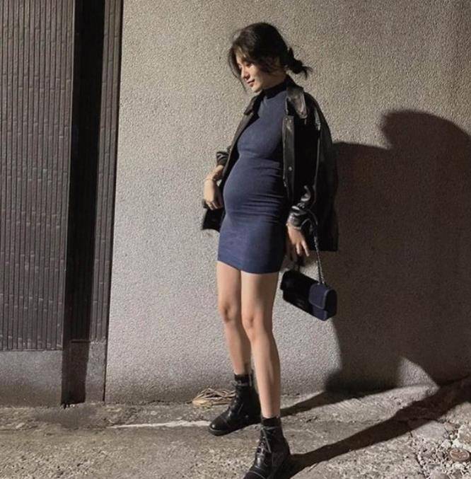 31岁女星小蛮怀孕5个月,仍爱吃冰棍爱跑跳,曾孕吐严重致吐血_小曼