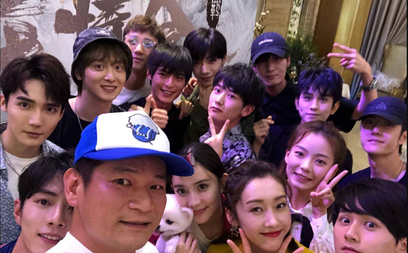 肖战低调现身《陈情令》剧组聚餐,同行女星曾因其被骂_孟子义_杨紫