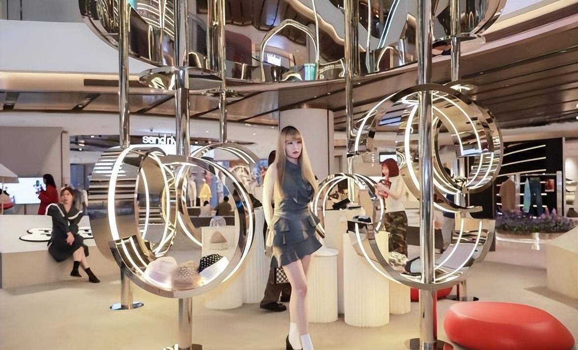 小红书头部博主rita wang个人品牌快闪店返回搜狐,查看更多