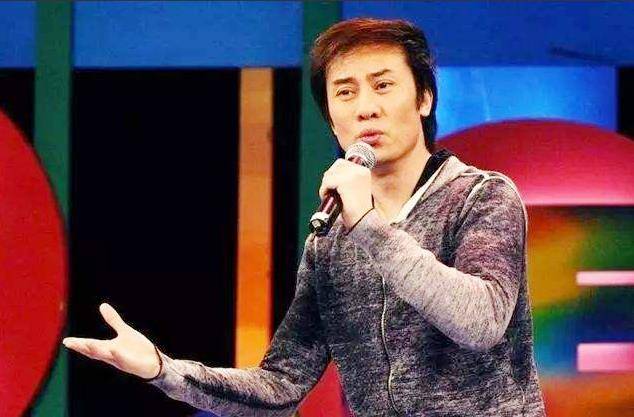 1999年冬天,江涛应邀进入央视春晚剧组,与陈红,蔡国庆,张迈共同演唱