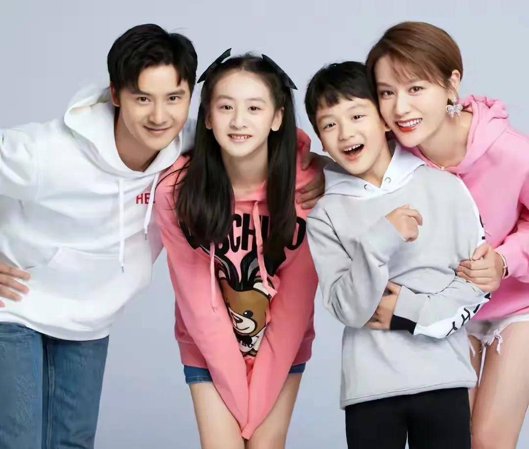 叶一茜晒全家福庆38岁生日,和森碟同框像姐妹花,一家四口太像