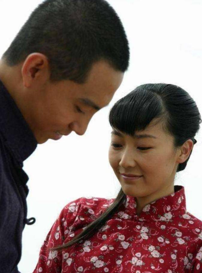 阿斯茹:怀孕后男友瘫痪,照顾8年不离不弃,两次错过婚礼成遗憾_电视剧