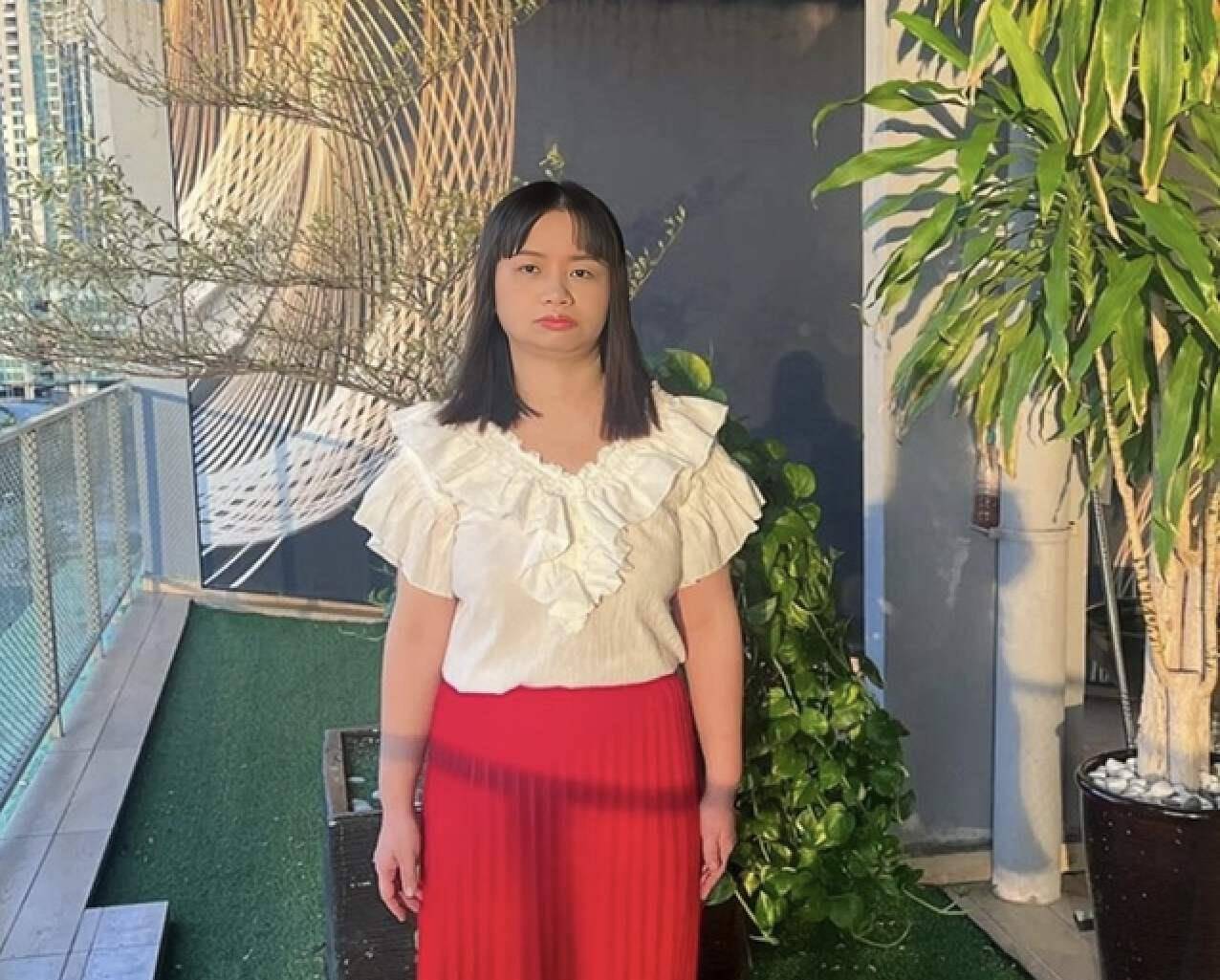 香港知名女演员,现为歌手及舞者,感觉胖了不介意穿泳装出现_薛影仪