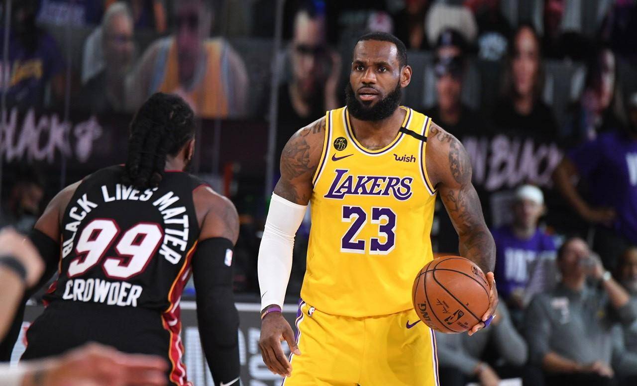 詹姆斯第1个月不打?