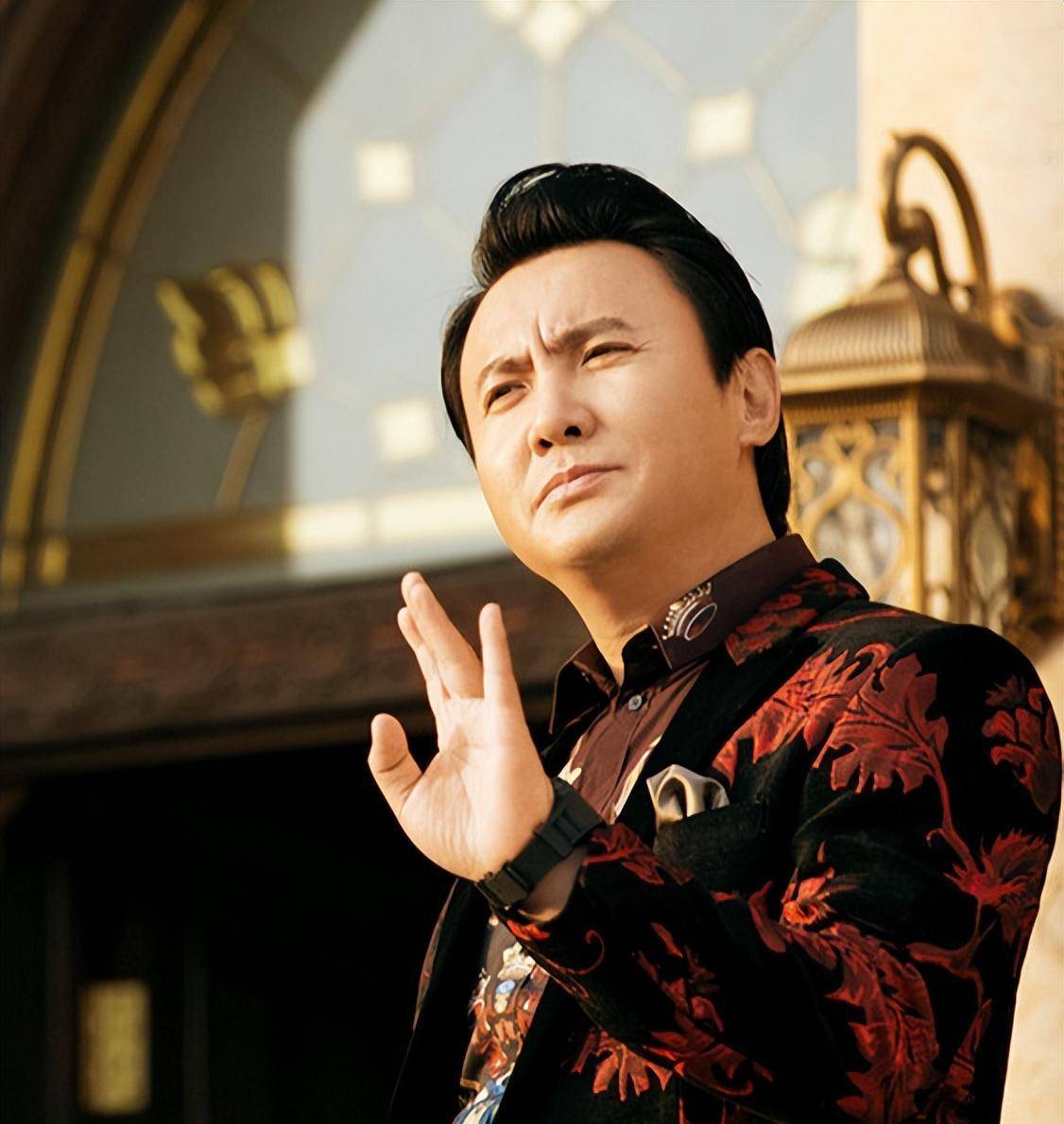 中国第一喜剧演员沈腾:疑似生病出国就医!