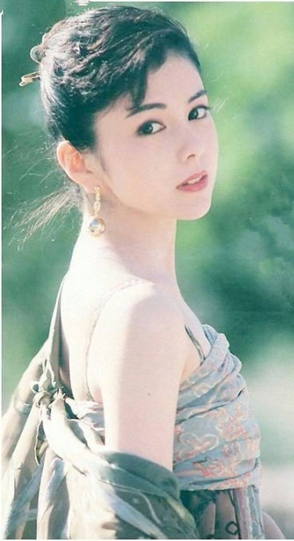 90年代,那些颜值惊人的日本女星,个个都别有风情