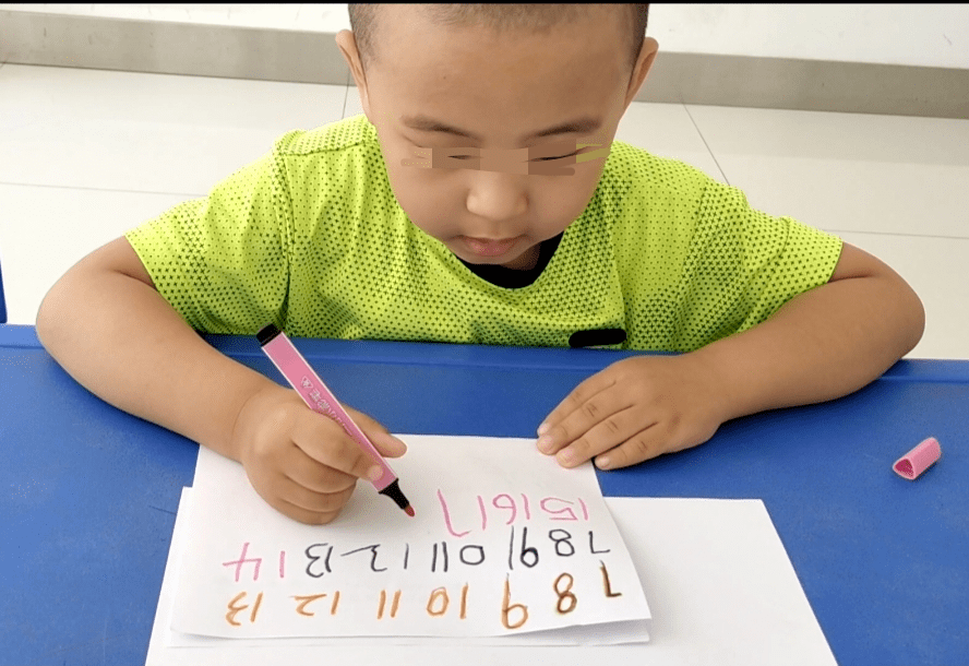 做好幼儿“坐姿、写姿、握姿”培养 助力幼小衔接(幼儿园坐姿握笔儿歌)