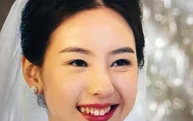 龅牙,假牙,大板牙,这12位女星貌美如花,却都"输"在了牙齿上_王祖贤