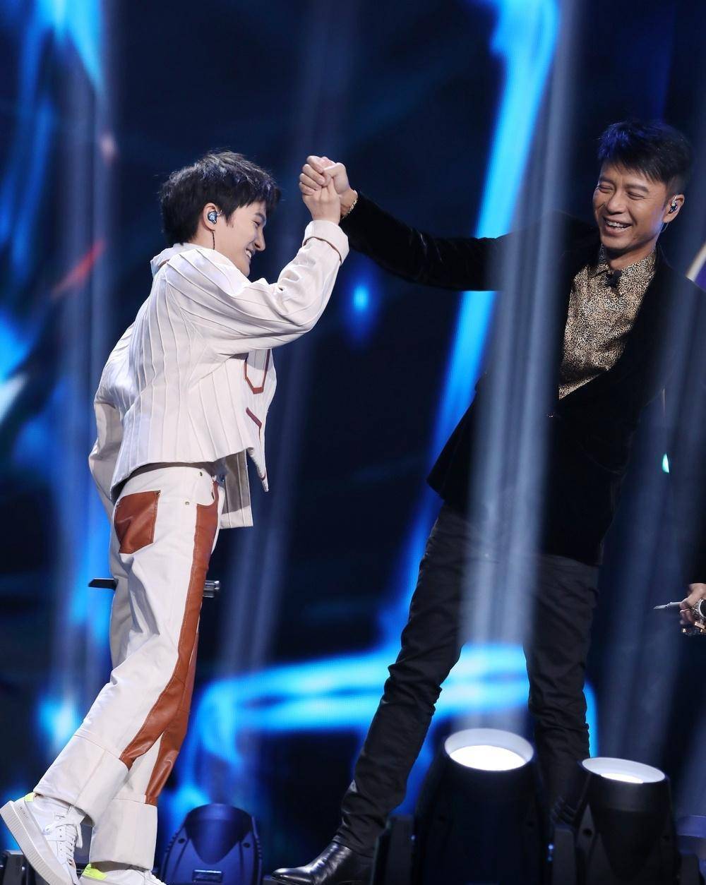 我们的歌2》飞行嘉宾成鸡肋,带动热度留下好歌,却搅乱了赛制_节目