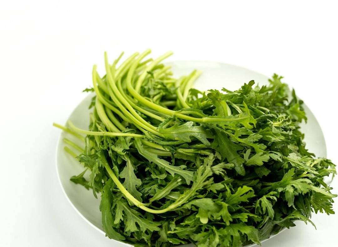 春季少辛酸辣,这"皇帝菜"2元1斤,人人吃得上,促食欲倍下饭_茼蒿_香干