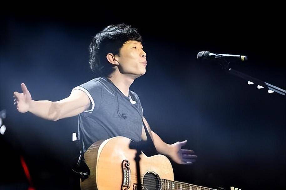 赵雷:因一首《成都》爆火,被刘欢怒赞,如今为何"消失"了?