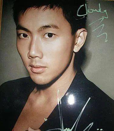 他是容祖儿前男友,出道23年不愠不火,44岁刘浩龙至今单身_乐坛_师兄