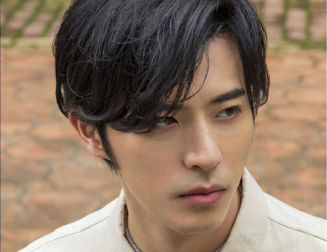 在几年前的一个节目中,徐开骋就提到了自己一段恋情