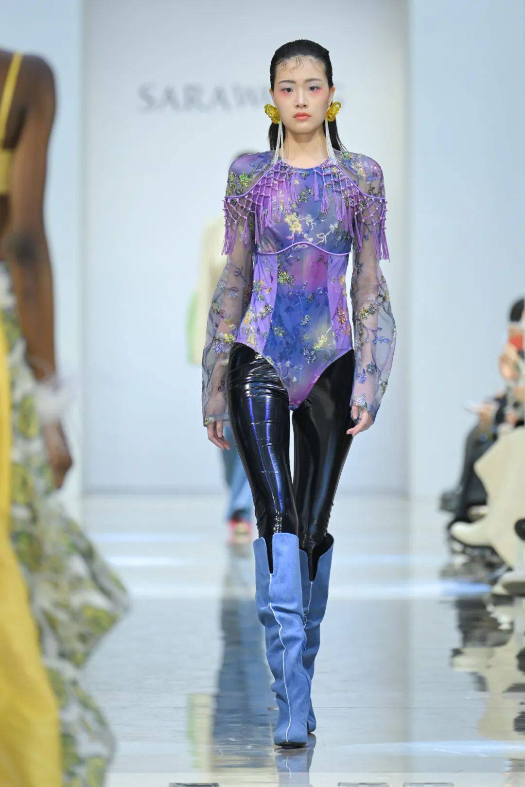 2023秋冬中国国际时装周落幕 新面孔秀霸花落谁家?_表演_服装_专业