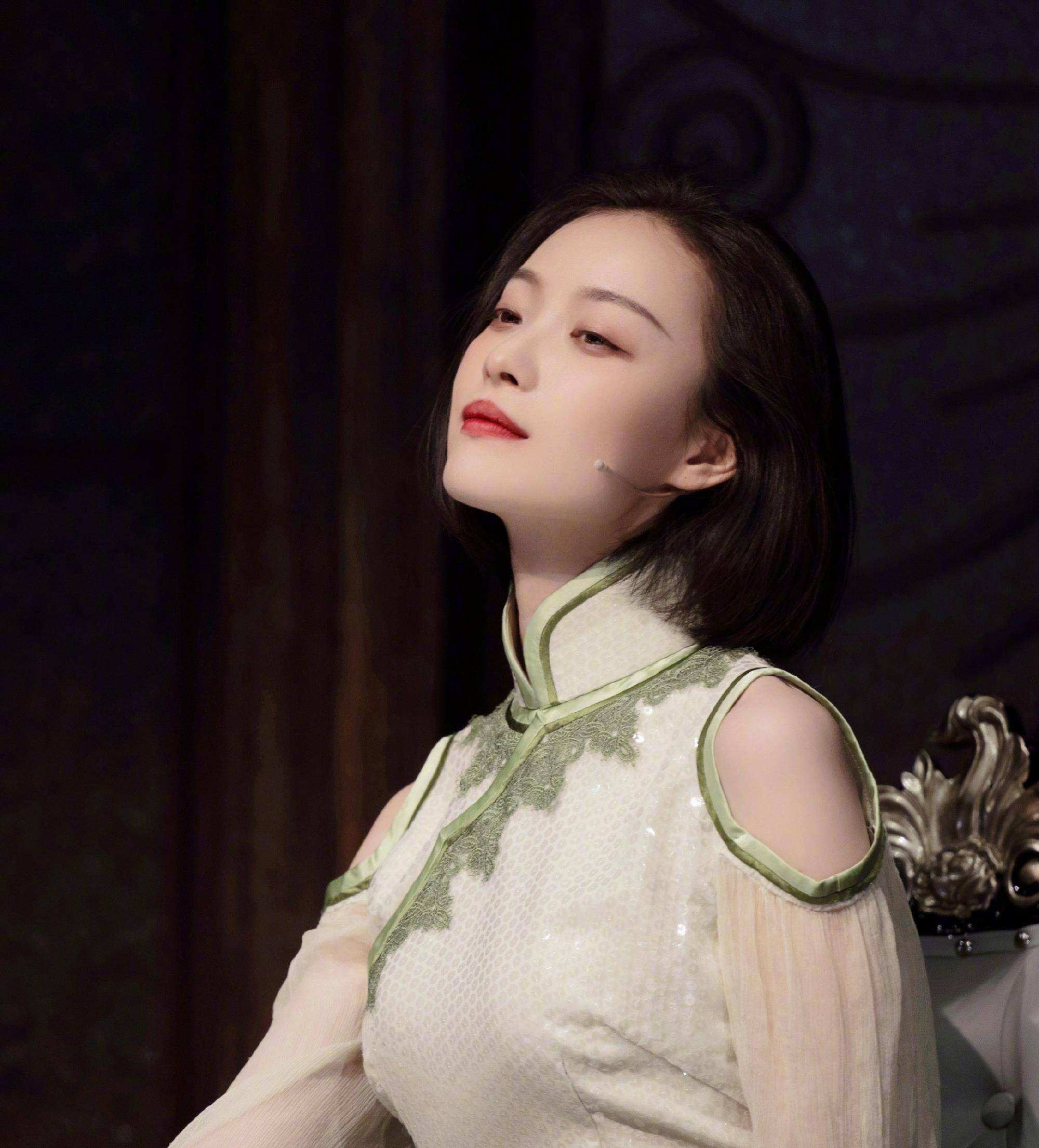 小花,马上就要成长起来了,像倪妮这样的老流量演员,如果除了玉墨以外