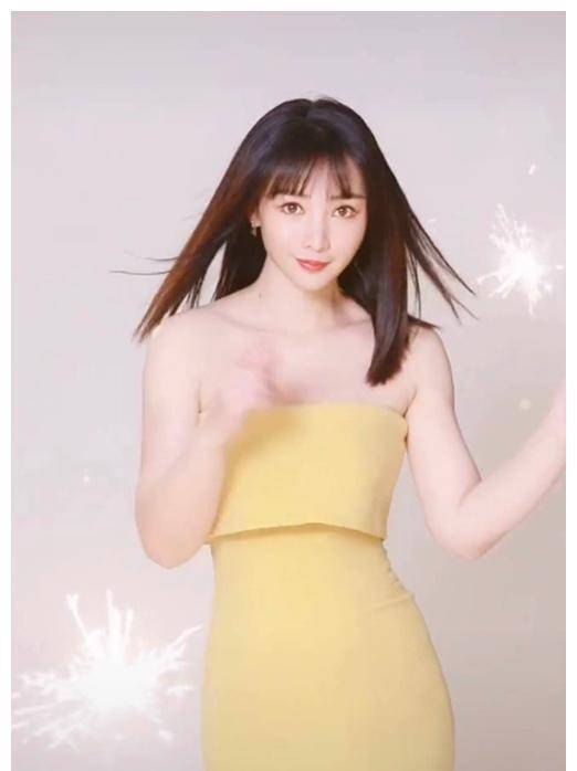 41柳岩穿皮衣太时尚!