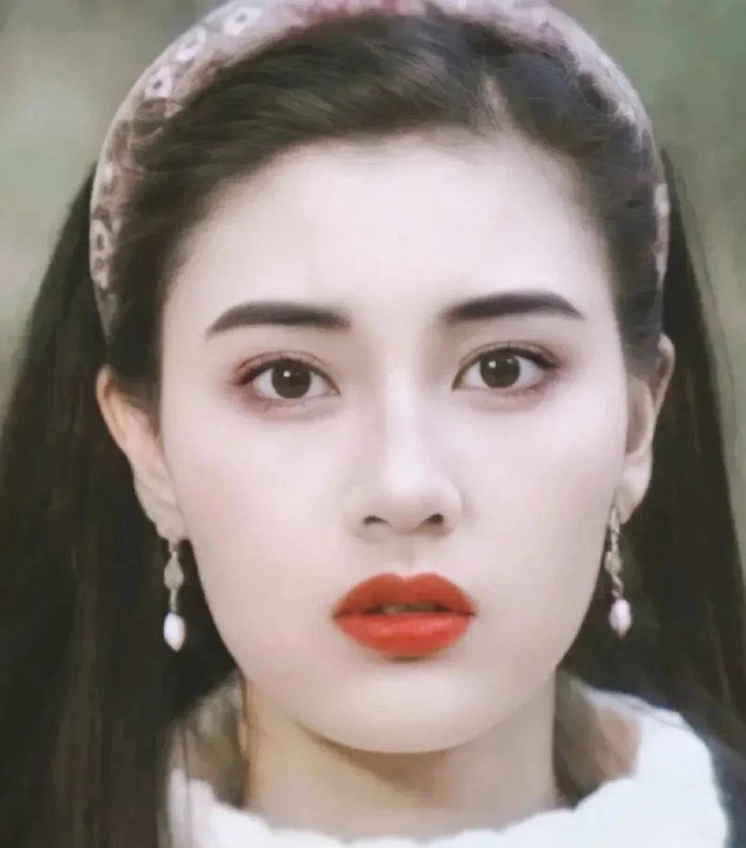 回顾最美港姐李嘉欣8段潇洒爱情,个个非富则贵,最后嫁入豪门_刘銮雄