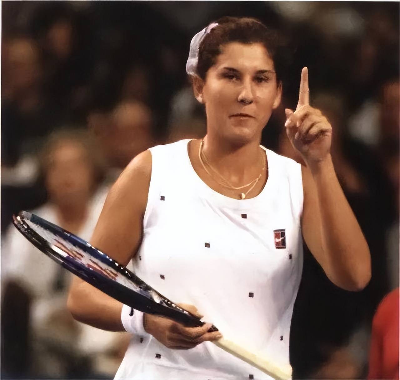 樊振东无奈报警,顶级选手19岁被刺杀,毛骨悚然_塞莱斯_格拉芙_体育