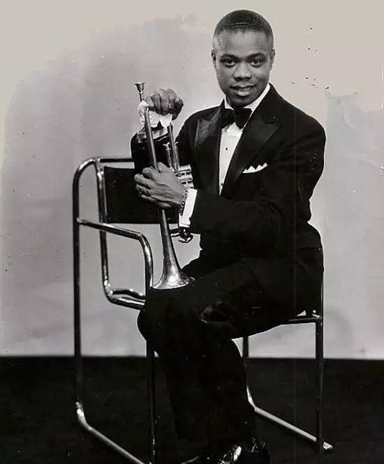 专家小号手和艺人路易斯·阿姆斯特朗的传记_黑人_母亲_男孩