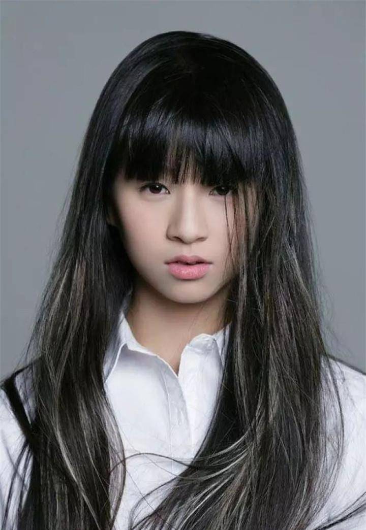 小彩旗舞台"一转成名",今21岁胖成大妈,"仙气"早已不在!