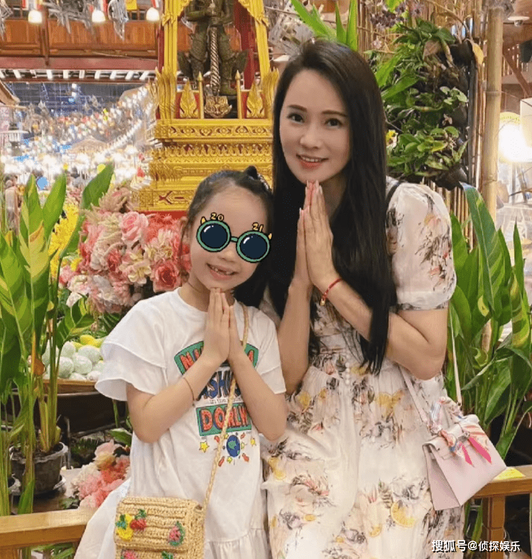伊能静携家人泰国旅行，晒与公婆合照秀幸福，感慨从灰姑娘变女王