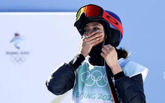 世界冠军,天才美少女,斯坦福学霸,时尚名模:《谷爱凌画传》_中国_谷燕