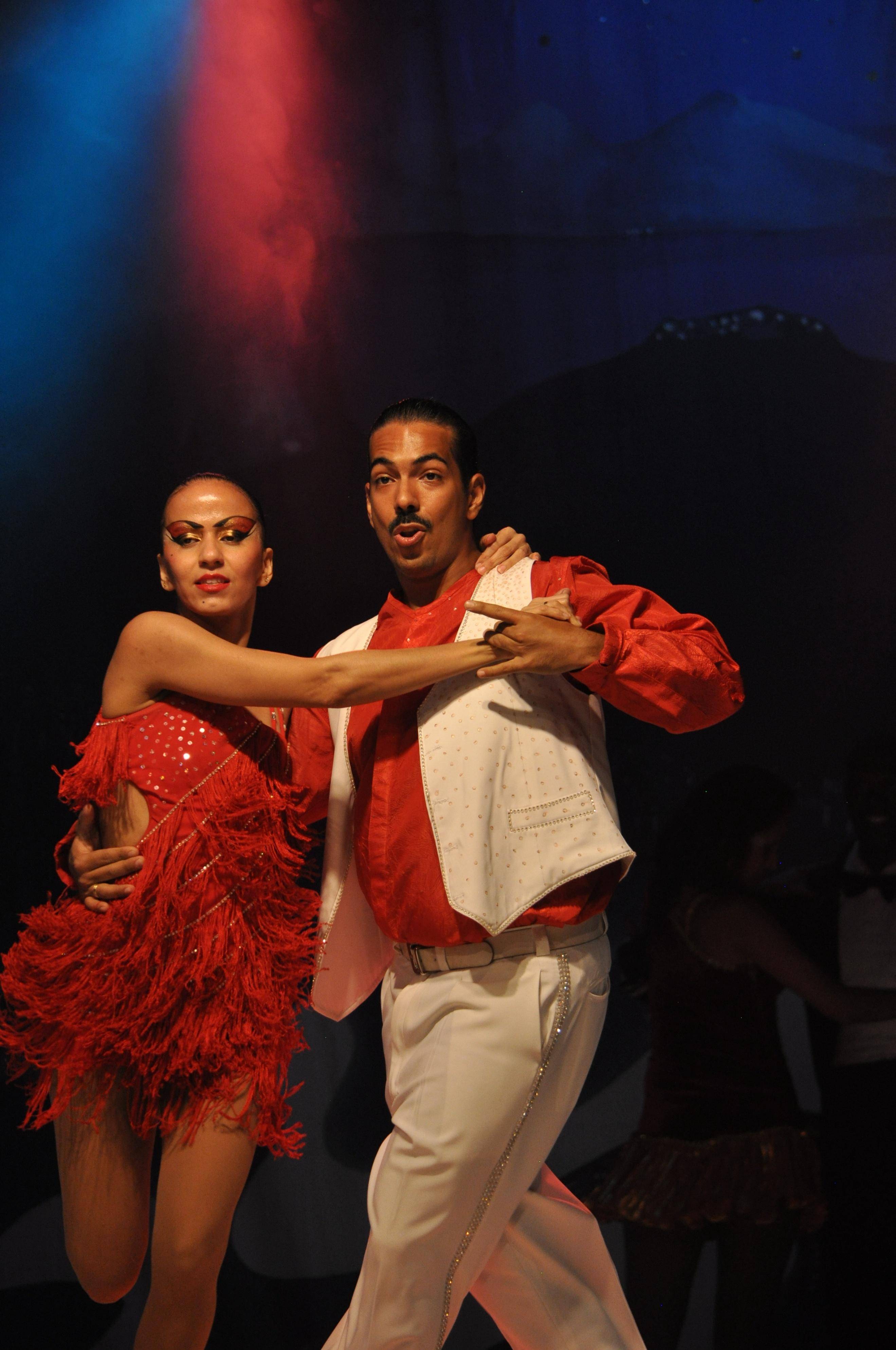 在里约看桑巴舞:桑巴舞就是生活,是狂欢,是足球之外巴西的名片_舞蹈