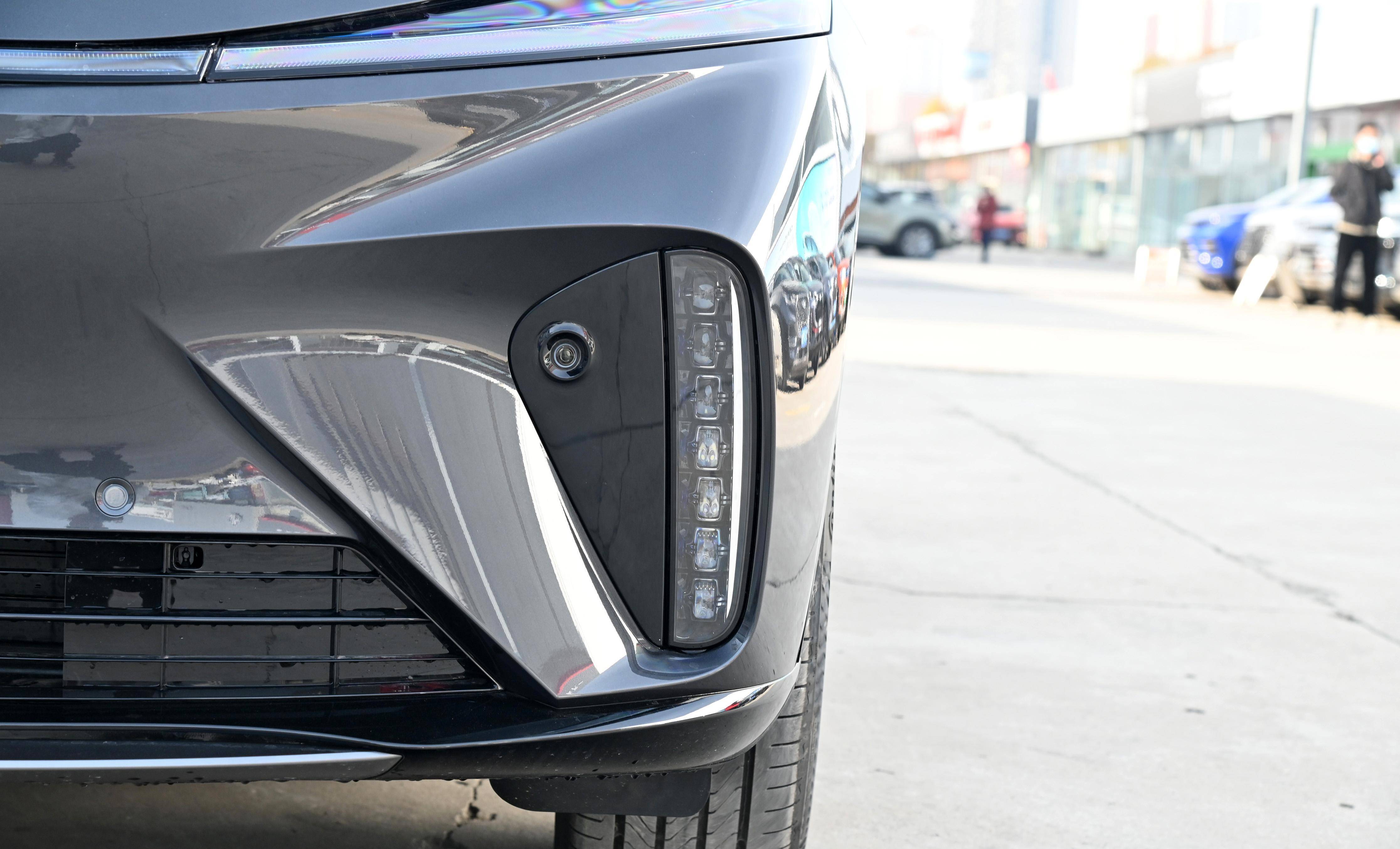 这车标配bose音响 2.5分钟换电,5秒8破百,真香!_搜狐汽车_搜狐网