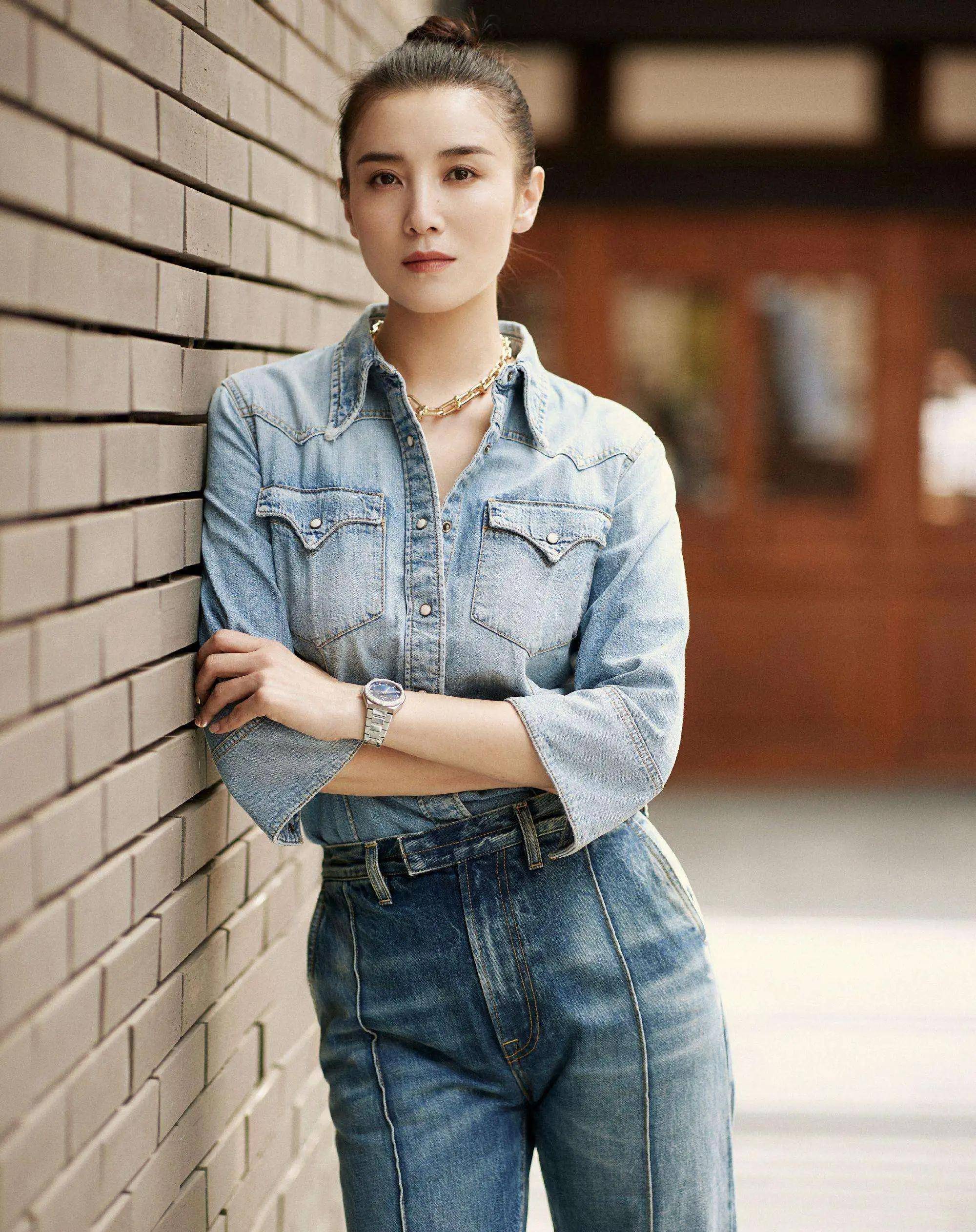 小宋佳:为事业放弃陈龙,因婚姻放弃张黎,现与黄少峰长厢厮守_父母