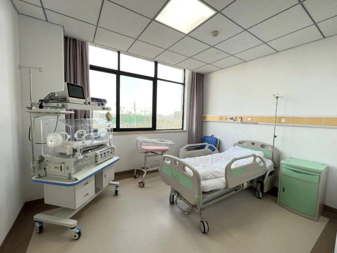 郑州一医院新生儿科推出家庭化有陪病房,让早产宝宝回归母亲身边_护理