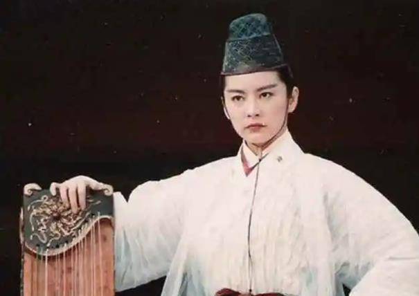 10位"男装"女星:张敏潇洒,黄奕英气,张雅钦直接变糙汉?