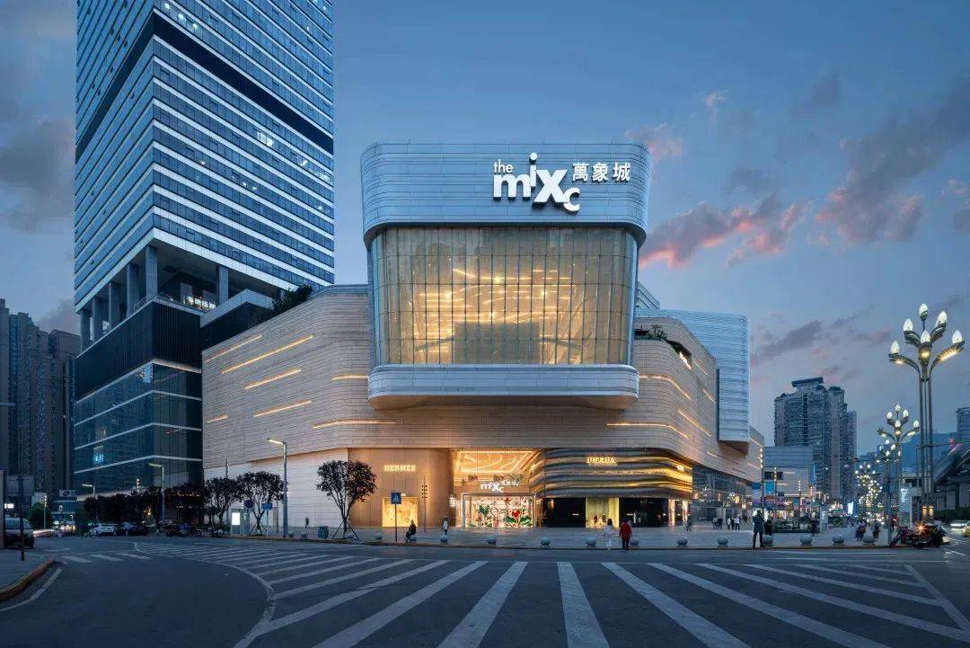 重庆万象城春夏时装周!阶梯之上演绎时尚美学_生活_空间_购物