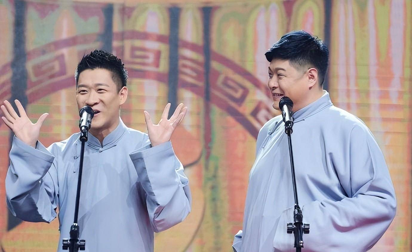 "回德云社"闹剧落幕,曹云金面馆开业,老搭档刘云天现身捧场_郭德纲