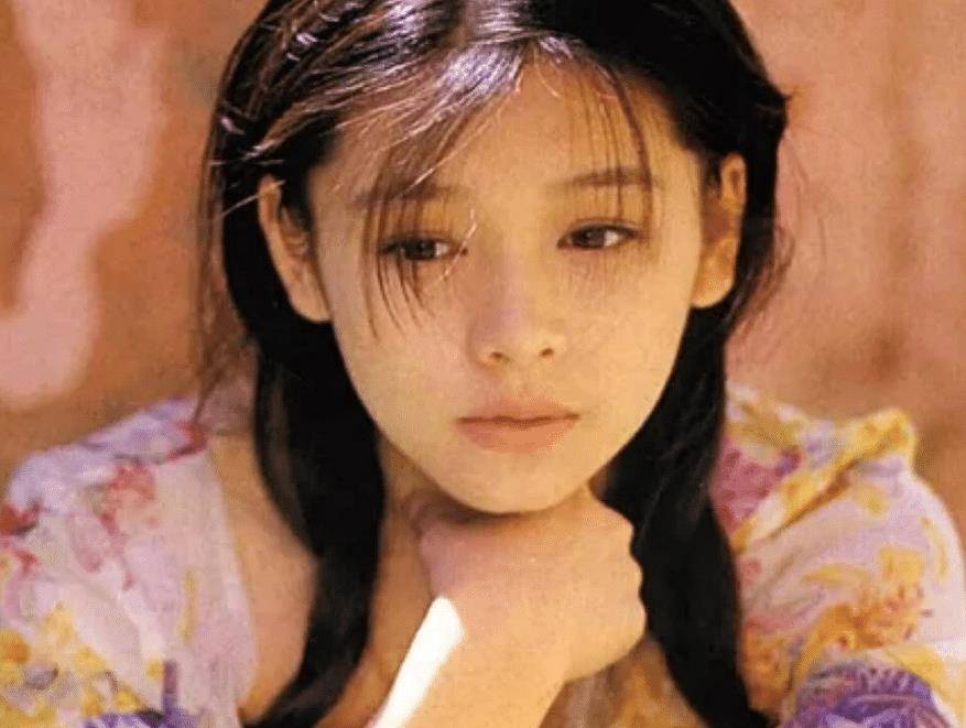 46岁徐若瑄大出血入院,术后照片曝光,当年19岁的她艳名远扬_工作_手术