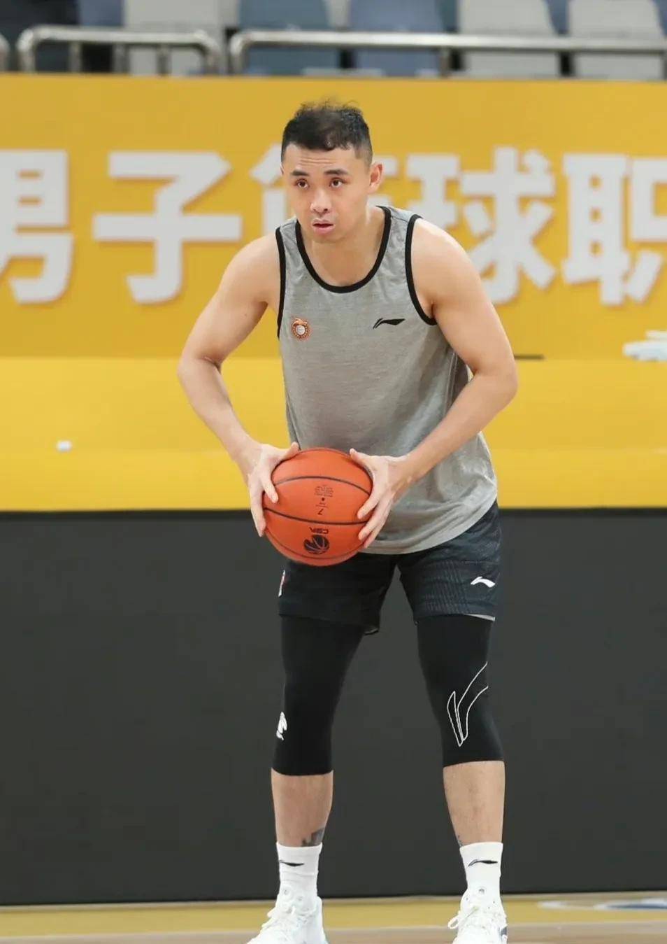 季后赛-找到切入点,寻找突破口,山西男篮挑战广厦需做适时调整_东阳光