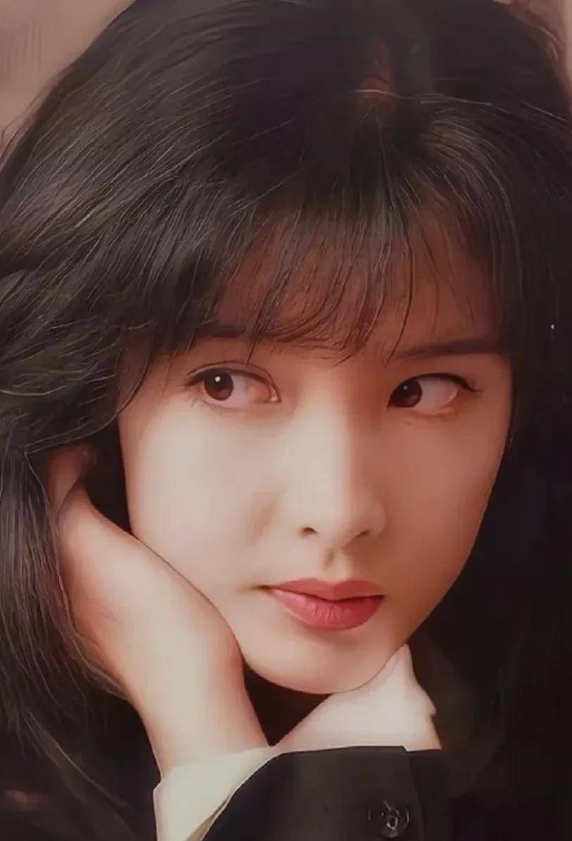 当年周慧敏替倪震说:显微镜下看世界,任谁都难及格,如今她却离婚_男人