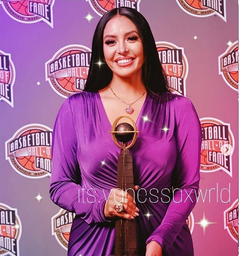 "纪念科比与承担母亲的双重角色":vanessa bryant_kobe_bianka_gianna