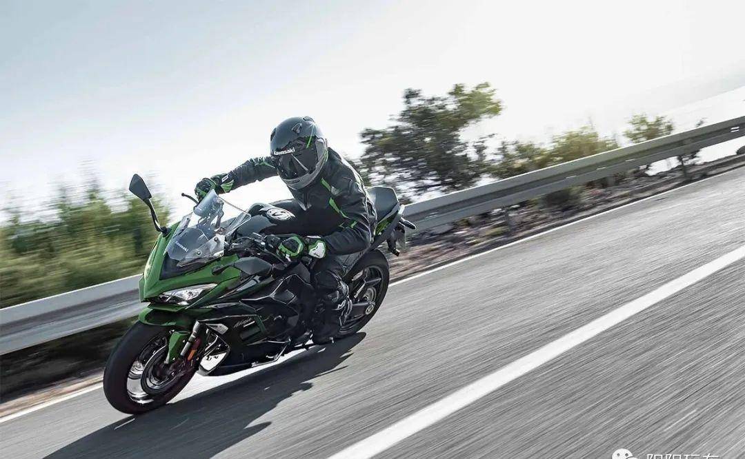 谁说跑车就不能跑长途,川崎ninja1000sx实拍_搜狐汽车_搜狐网