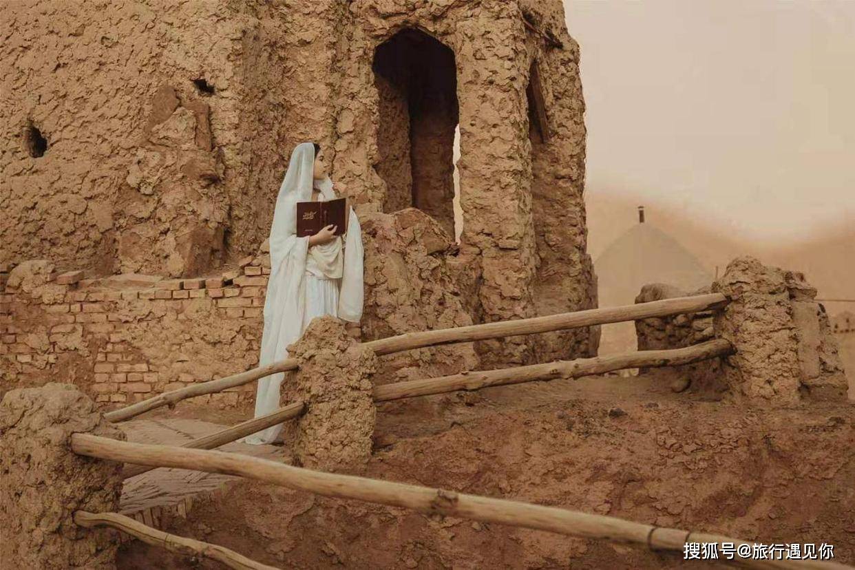 小河墓地;有神秘消失的罗布泊,有未解之谜的楼兰古国,米兰,海头古城