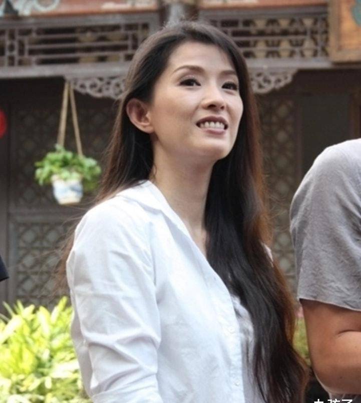 其实,叶全真不是没有机会结婚的,她的第三段恋情,差点让她披上了婚纱.